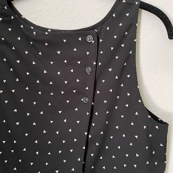 Abound Sleeveless Blouse with Button Open Back Size Medium - Picture 2 of 10